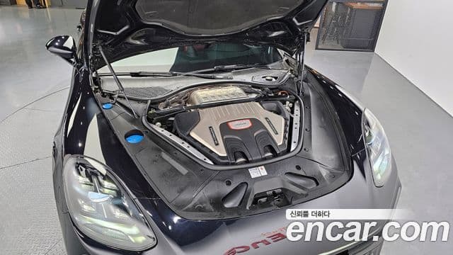Porsche Panamera 2022 — Photo 1/20