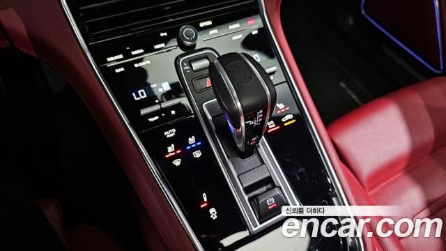 Porsche Panamera 2022 — Photo 2/20