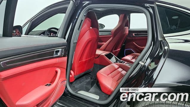 Porsche Panamera 2022 — Photo 6/20