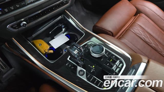 BMW X7 2020 — Photo 20/20