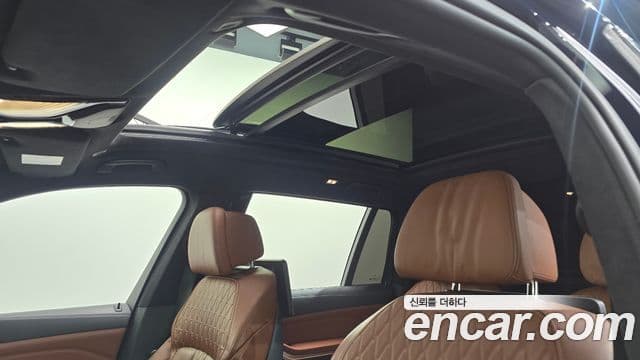 BMW X7 2020 — Photo 9/20