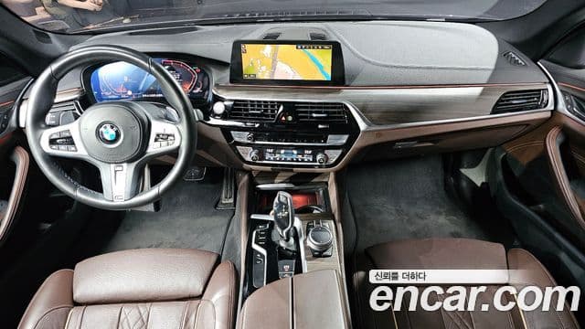 BMW 5 Series 2020 — Photo 2/20
