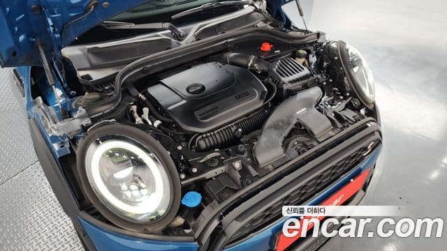 Mini Cooper S 2022 — ფოტო 5/20