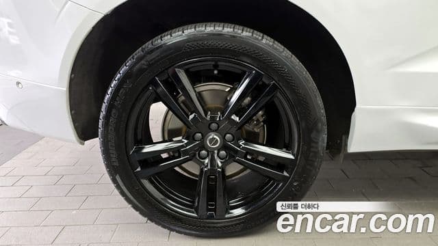 Volvo XC60 2020 — ფოტო 7/20