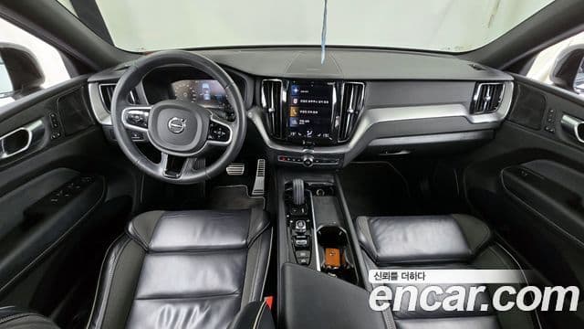 Volvo XC60 2020 — ფოტო 10/20