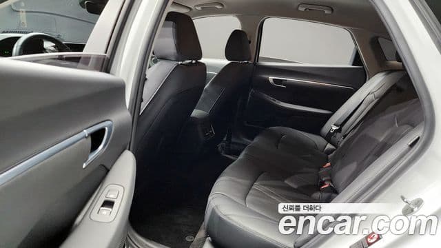 Hyundai Sonata 2020 — Фото 13/20