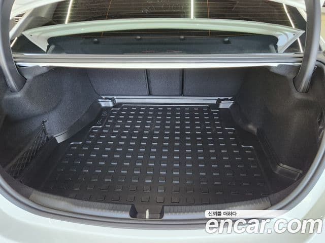 Mercedes-Benz C-Class 2022 — ფოტო 18/20