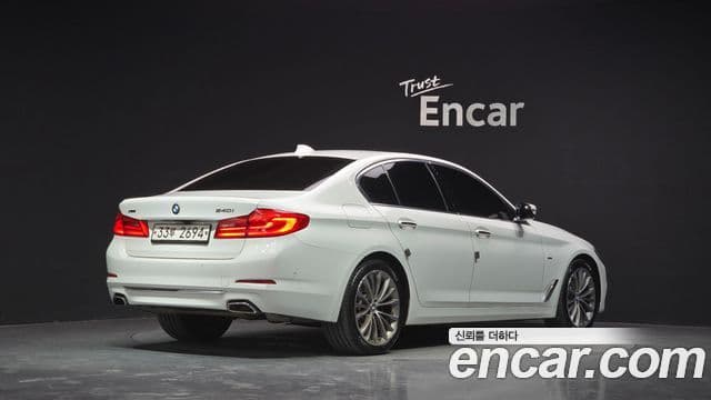 BMW 5 Series 2018 — Photo 18/20