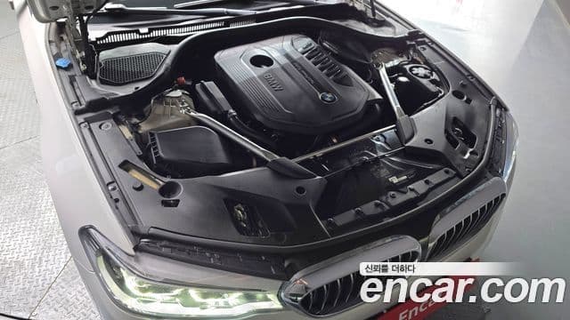 BMW 5 Series 2018 — Photo 13/20