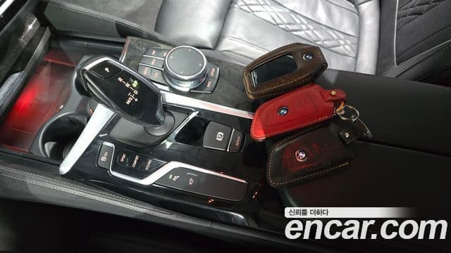 BMW 5 Series 2018 — Photo 2/20