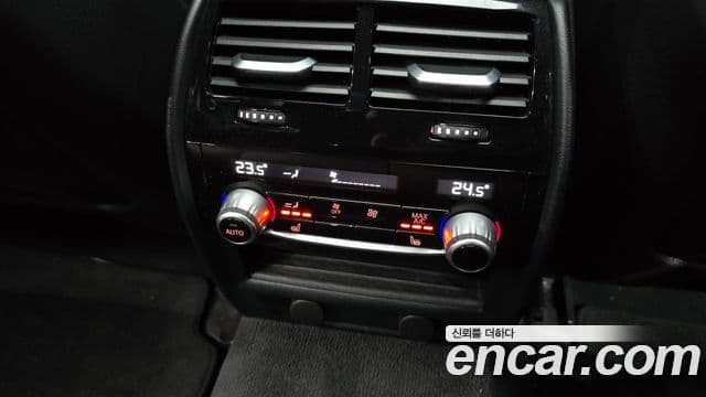 BMW 5 Series 2018 — Photo 11/20