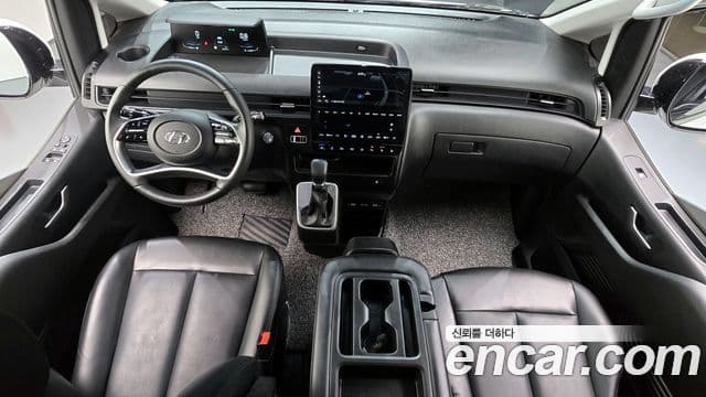Hyundai Staria 2022 — Photo 2/20