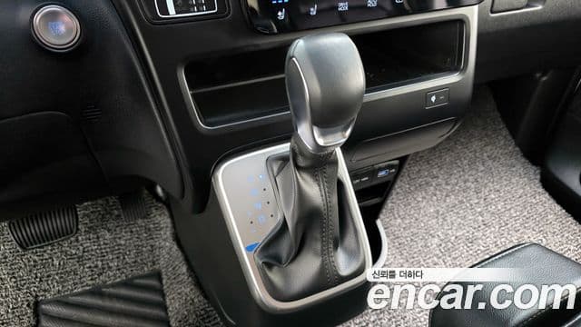 Hyundai Staria 2022 — Photo 9/20