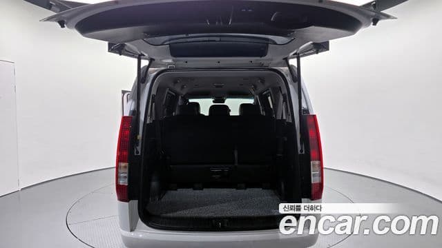 Hyundai Staria 2022 — Photo 17/20