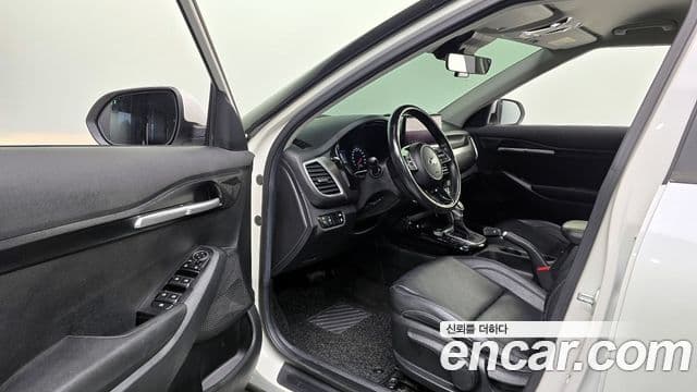 Kia Seltos 2020 — ფოტო 11/20