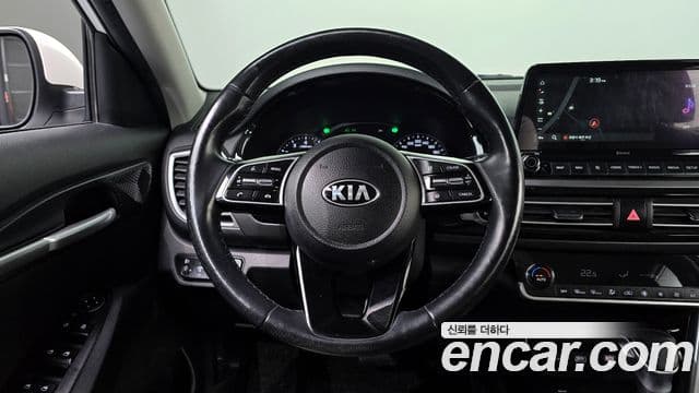 Kia Seltos 2020 — ფოტო 13/20