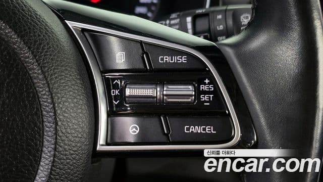 Kia Seltos 2020 — ფოტო 15/20