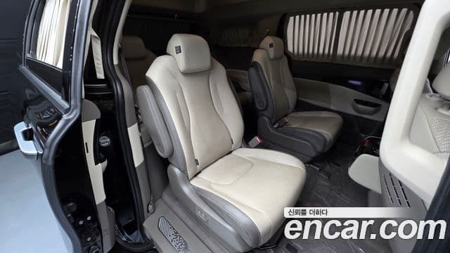 Kia Carnival 2022 — ფოტო 12/20