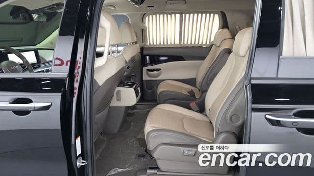 Kia Carnival 2022 — ფოტო 13/20