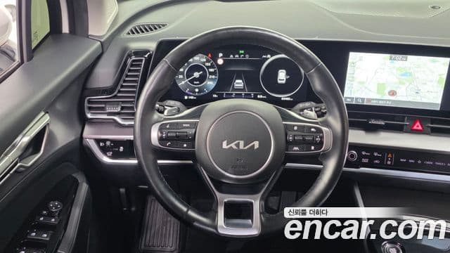 Kia Sportage 2022 — ფოტო 13/20