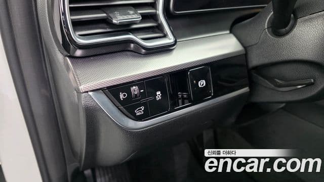 Kia Sportage 2022 — ფოტო 17/20