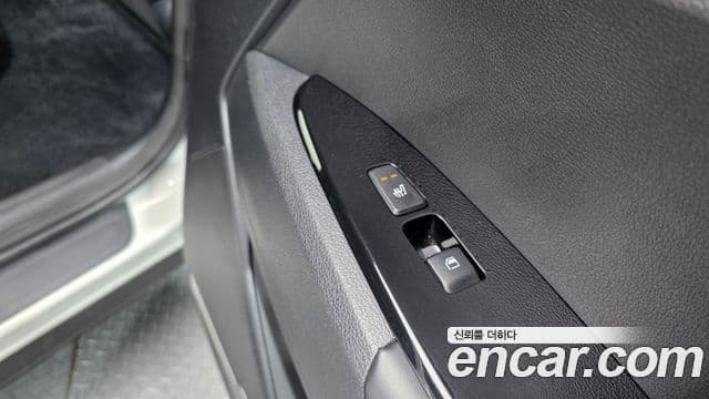 Kia Sportage 2022 — ფოტო 19/20