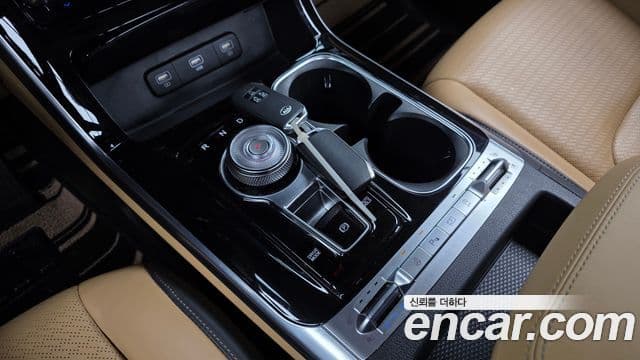 Kia Carnival 2021 — ფოტო 3/20