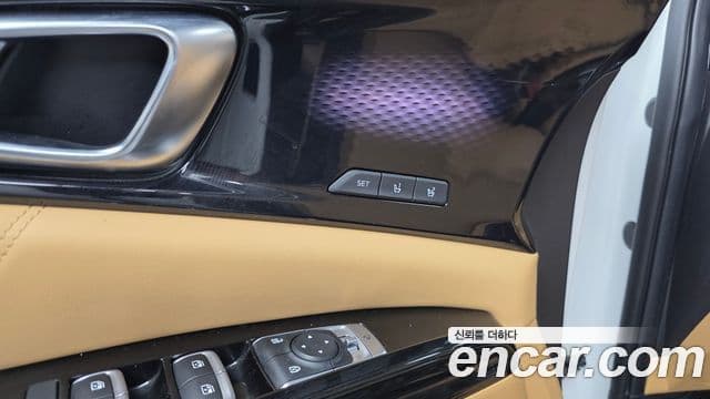 Kia Carnival 2021 — ფოტო 12/20