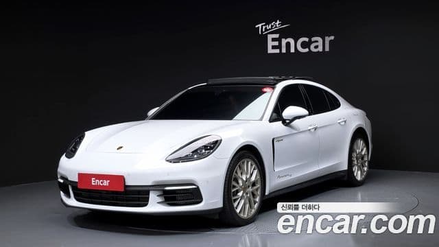 Porsche Panamera 2020 — ფოტო 1/20