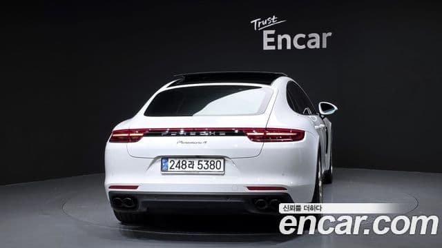 Porsche Panamera 2020 — ფოტო 4/20