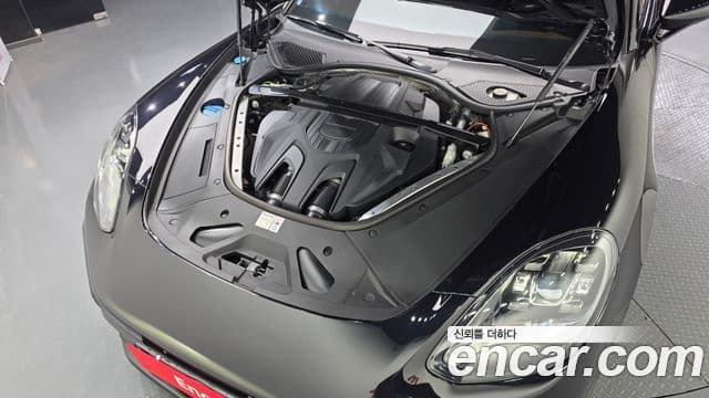 Porsche Panamera 2023 — ფოტო 5/20