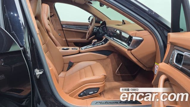 Porsche Panamera 2023 — ფოტო 17/20