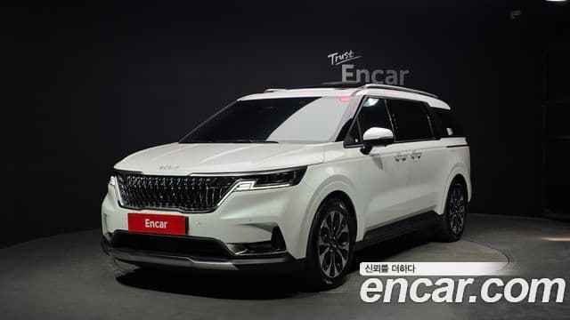 Kia Carnival 2023 — Фото 1/20