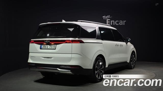 Kia Carnival 2023 — Фото 2/20