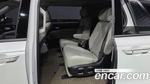 Kia Carnival 2023 — Фото 11/20
