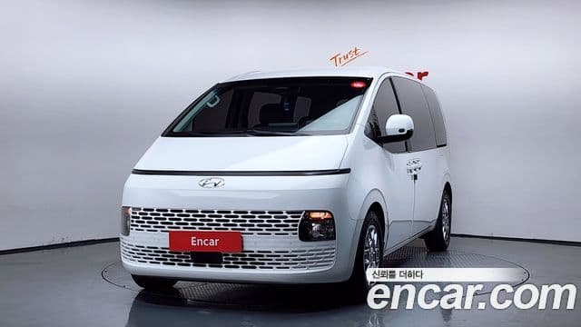 Hyundai Staria 2022 — Фото 1/20