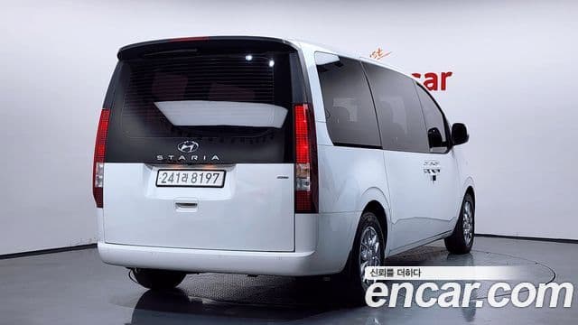 Hyundai Staria 2022 — Фото 2/20