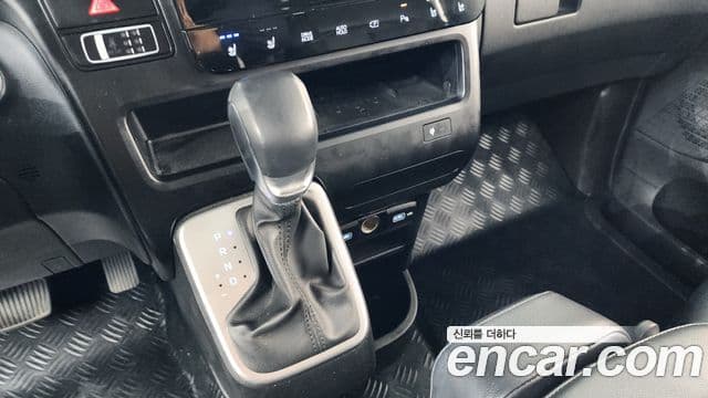 Hyundai Staria 2022 — Фото 9/20