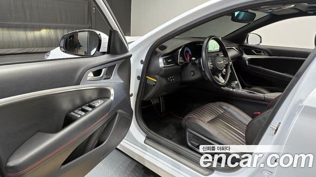 Genesis G70 2019 — ფოტო 11/20
