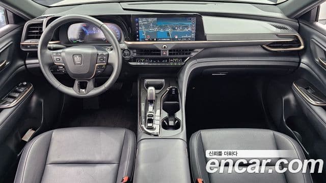 Toyota Crown Crossover 2024 — Фото 10/20