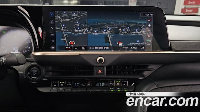Toyota Crown Crossover 2024 — Фото 14/20