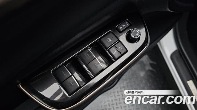 Toyota Crown Crossover 2024 — Фото 16/20