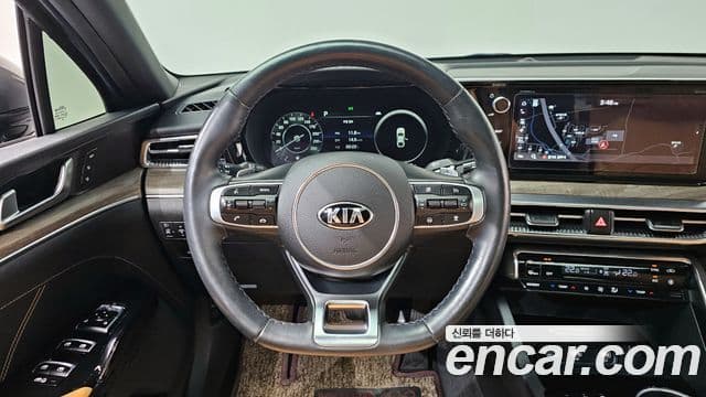 Kia K5 2020 — ფოტო 13/20