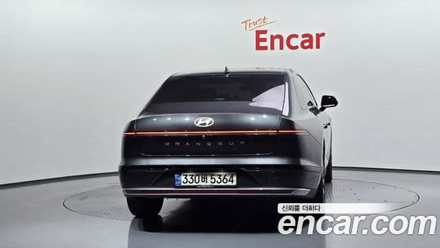 Hyundai Grandeur Hybrid 2023 — ფოტო 8/20