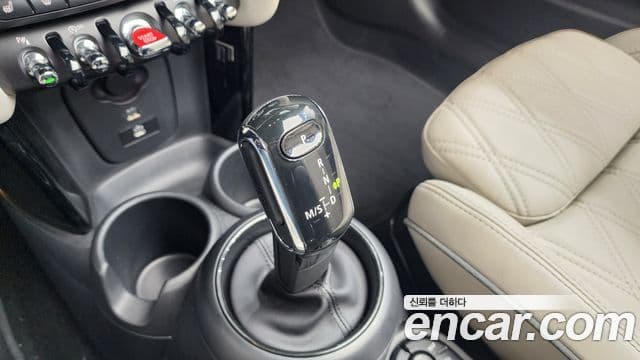 Mini Cooper S Convertible 2022 — ფოტო 5/20