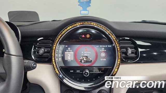 Mini Cooper S Convertible 2022 — ფოტო 19/20