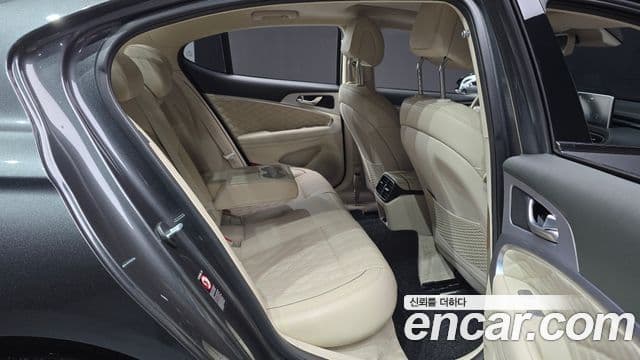 Genesis G70 2018 — ფოტო 12/20