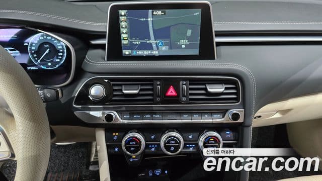Genesis G70 2018 — ფოტო 14/20
