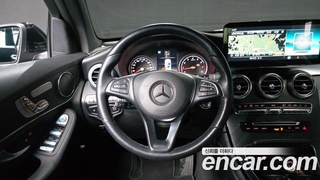 Mercedes-Benz GLC-Class 2019 — ფოტო 13/20