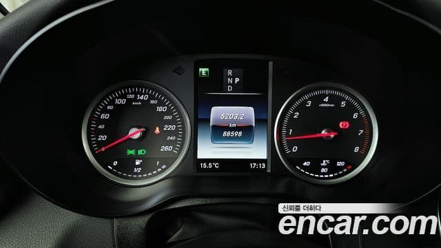 Mercedes-Benz GLC-Class 2019 — Şəkil 8/20